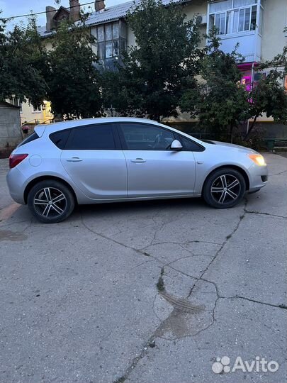 Opel Astra 1.6 AT, 2011, 150 000 км
