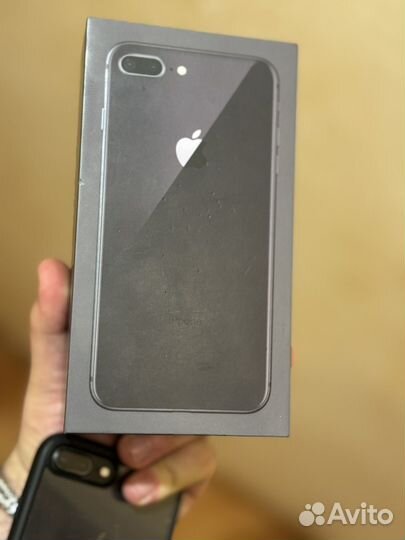 iPhone 8 Plus, 64 ГБ