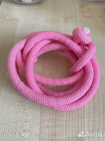 Гимнастическая скакалка