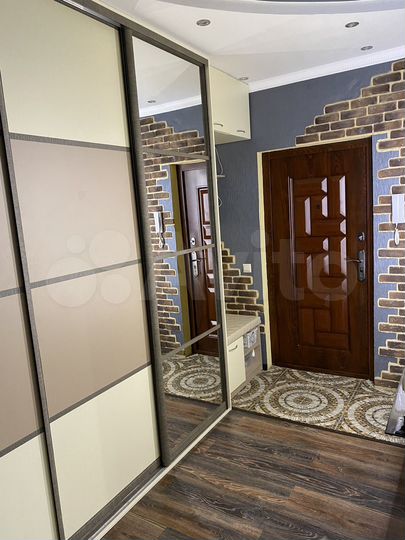 2-к. квартира, 71 м², 3/6 эт.