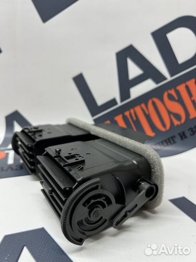 Центральные сопла воздуховодов Лада Приора 1