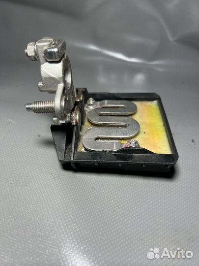 Клемма аккумулятора плюсовая W205