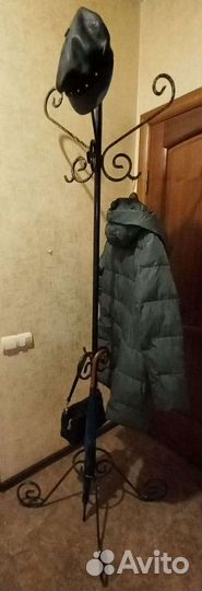 Кованная вешалка, журнальный столик