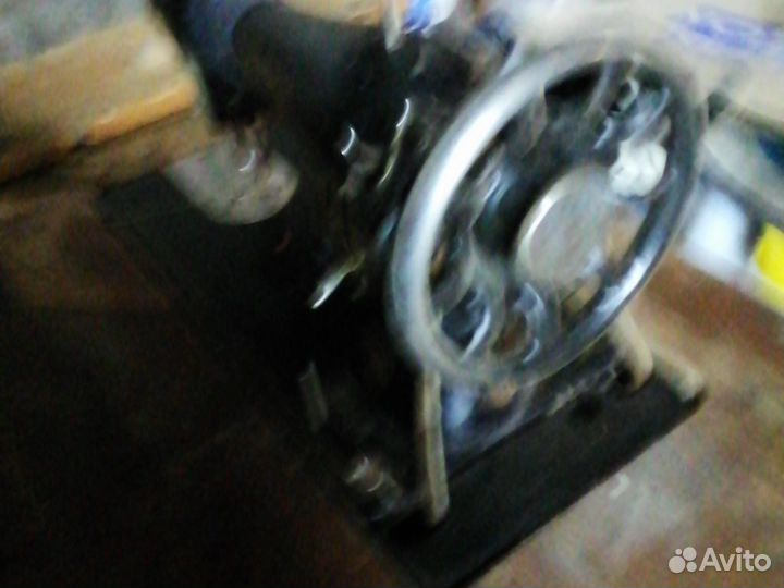 Машинка швейная ножная подольский зав С. С. С. Р