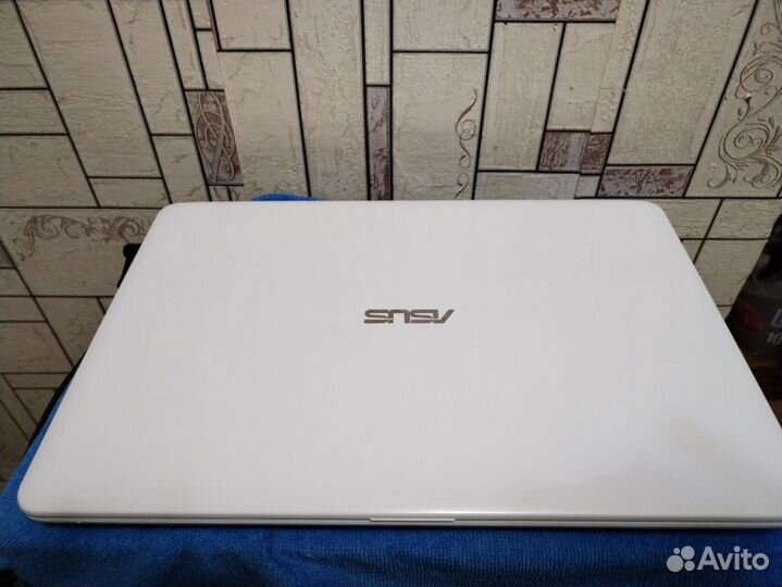 Ноутбук asus на i3