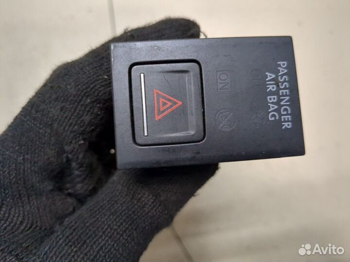Кнопка аварийки Volkswagen Golf 7, 2014