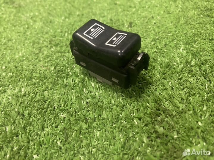 Кнопка электрошторки задней Mercedes-Benz S w140