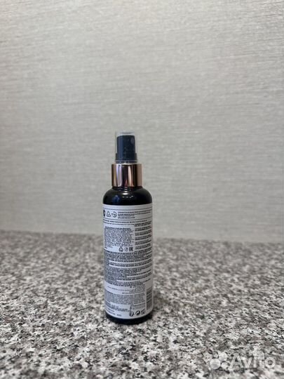 Спрей для фиксации макияжа Revolution matte fix