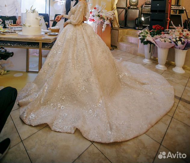 Свадебное платье