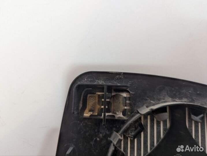 Левый зеркальный элемент зеркала Ford Focus 3