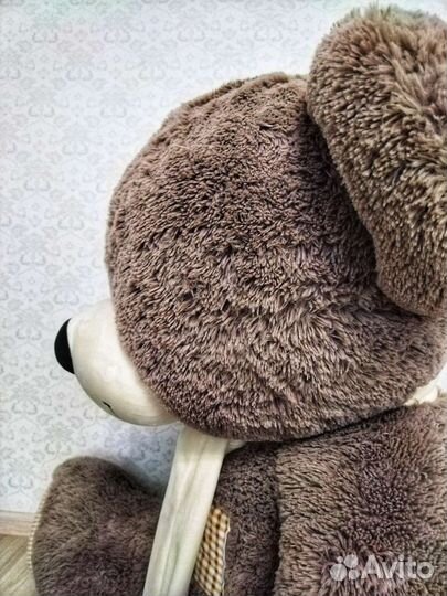 Большой плюшевый мишка