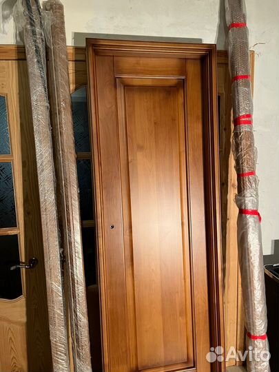 Двери межкомнатные с коробкой новые