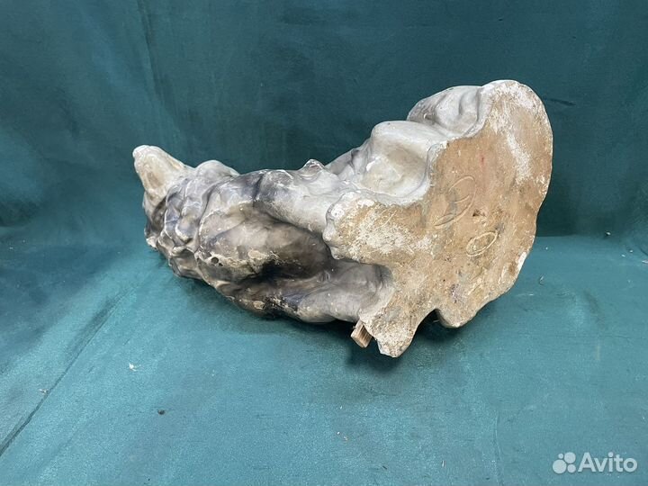 Статуэтка старинная. Собака. Гипс. В реставрацию