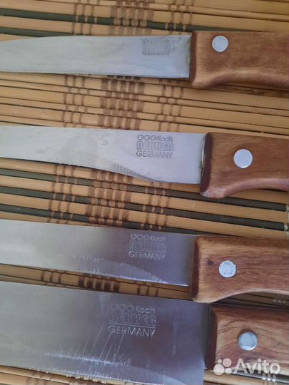 Набор кухонных ножей с подставкой