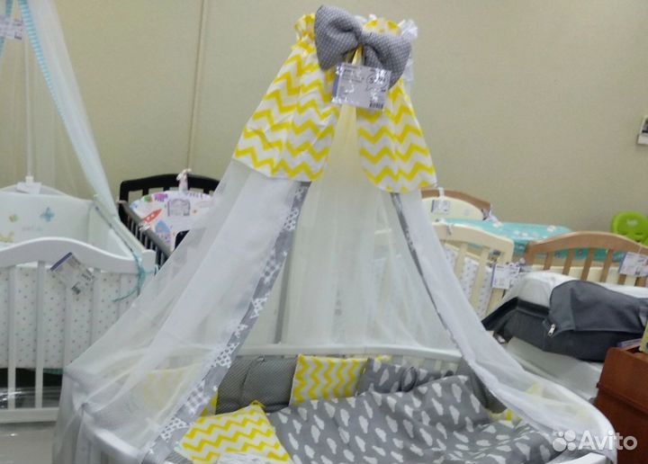 Комплект в кроватку с бортиками и балдахином