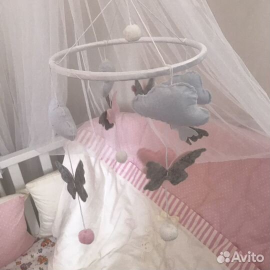 Мобиль из фетра в кроватку