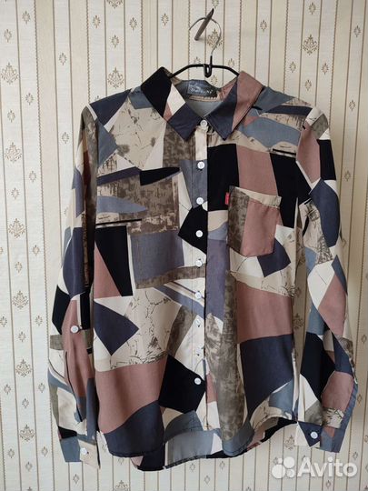 Рубашка с абстрактным принтом