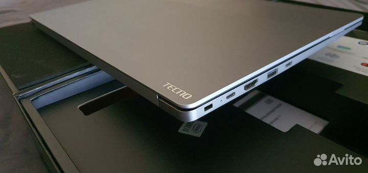 Ноутбук tecno Megabook t1 состояние нового, коробк