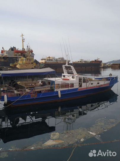 Катер прогулочный