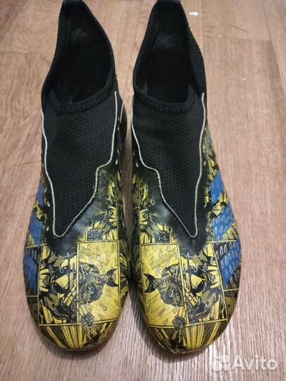 Футбольные бутсы adidas predator