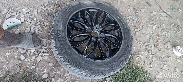 Продам диски на зимней резине