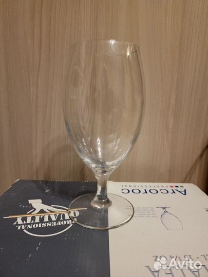 Пивные бокалы на ножке