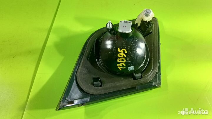 Фонарь внутренний правый для Mazda 3 2003-2009