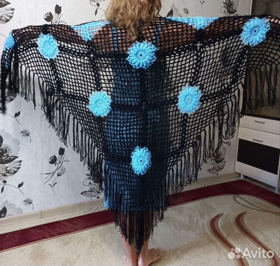 Шаль,2,3м на1,3м,кисти