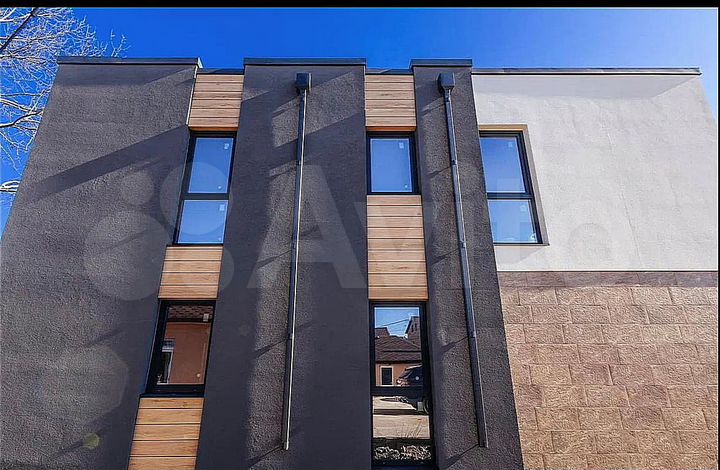 Дом 180 м² на участке 4 сот.