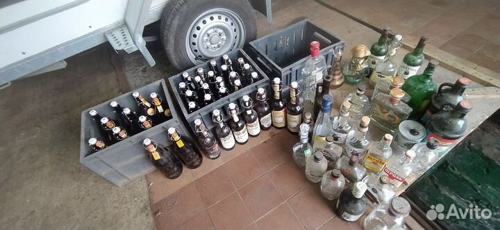 Бутылки стеклянные