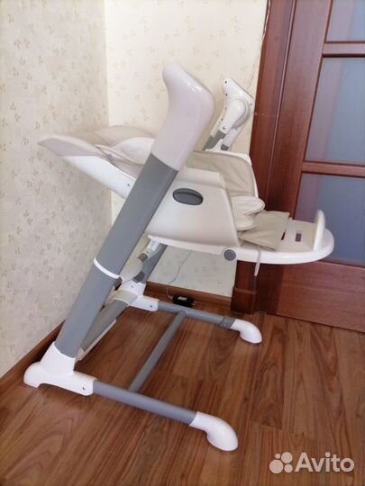 Стул-качели Nuovita Unico Leggero для кормления