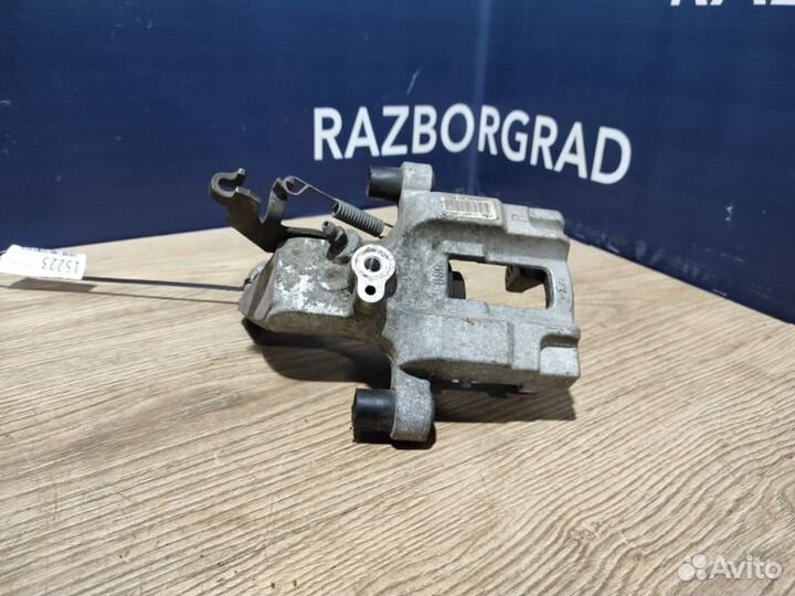 Суппорт задний правый Peugeot 308 1.2 2018