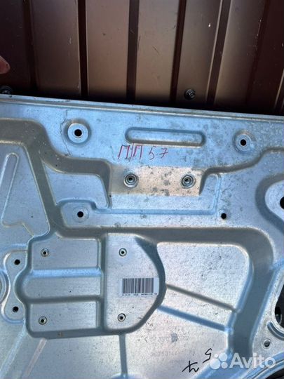 Стеклоподъемник передний правый Volvo S40 2.4