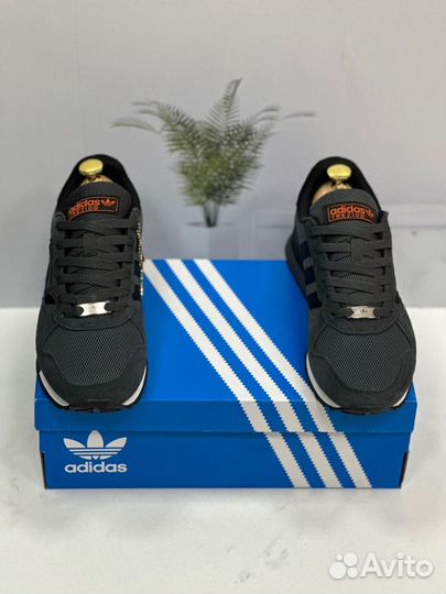 Кроссовки adidas