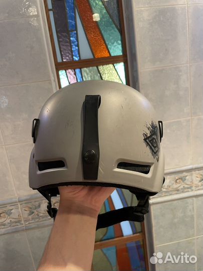 Горнолыжный шлем