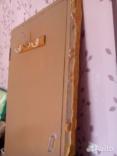 Дверь входная деревянная