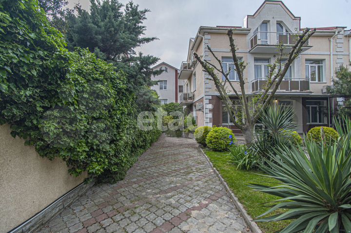 Дом 356 м² на участке 4 сот.