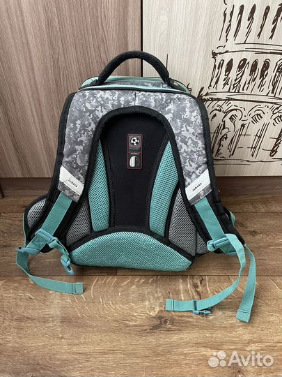 Рюкзак школьный
