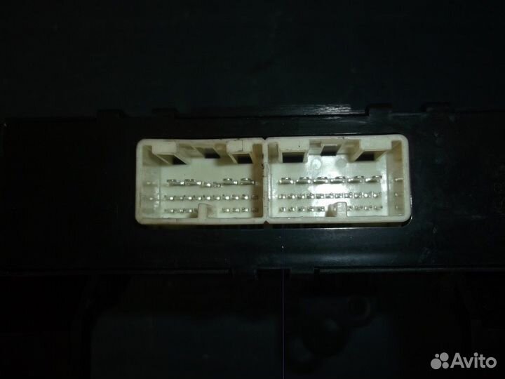 Блок управления отопителем (Subaru Outback)