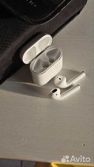 Беспроводные наушники apple airpods 1