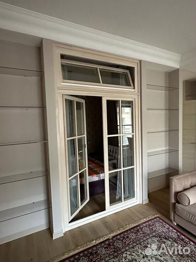 Дверь окно из дерева