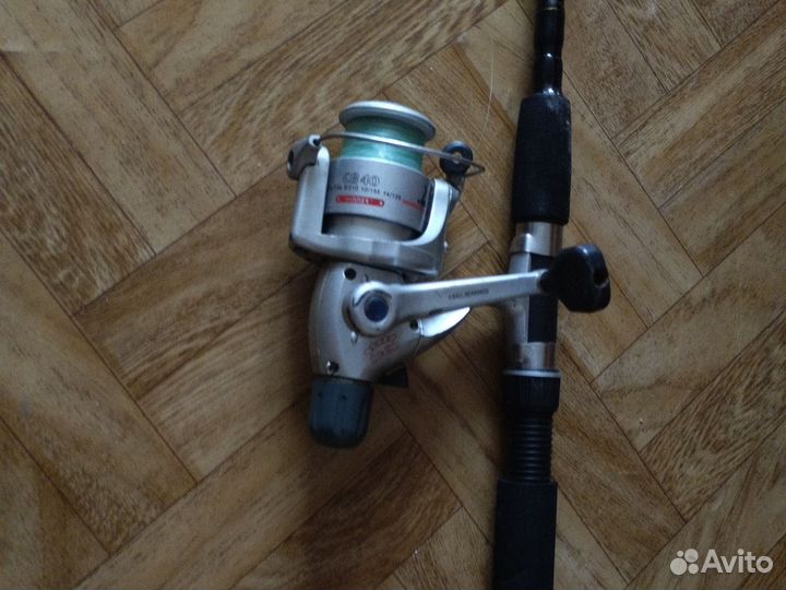 Спиннинг с катушкой