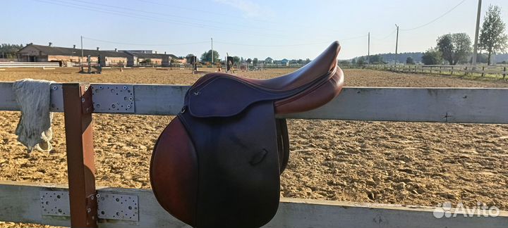 Седло для лошади универсальное