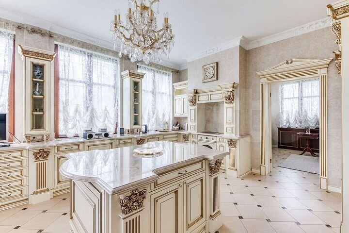 Дом 380 м² на участке 21 сот.