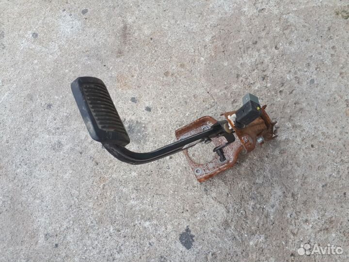 Педаль тормоза АКПП Hyundai Solaris 1