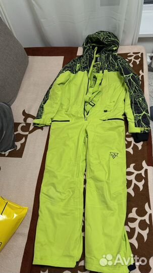 Сноубордический костюм мужской
