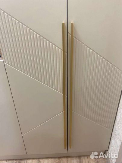 Мебельная ручка