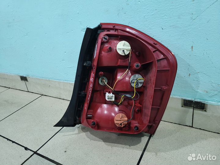 Фонарь задний левый Kia Cerato 1