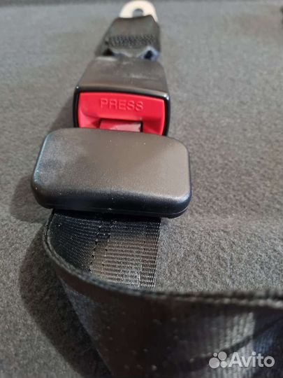 Ремень безопасности с фиксатором