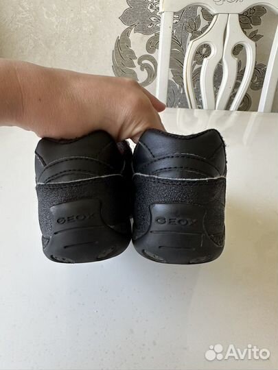 Кроссовки geox 32